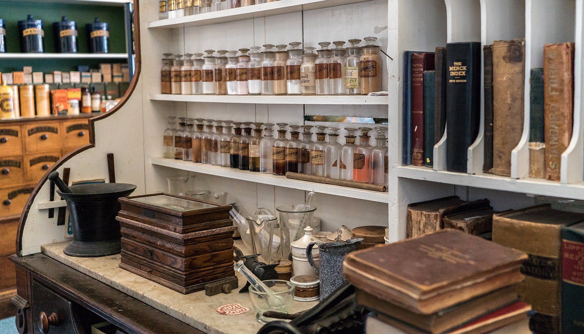 Niagara Apothecary banner