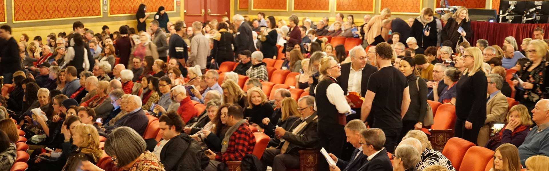 2019 Come From Away audience banner