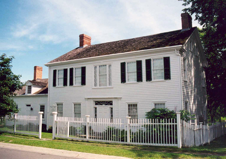 Macpherson House Exterior1