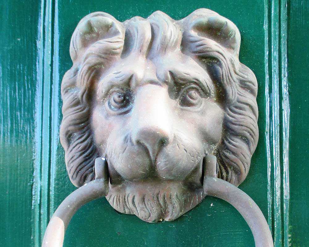 Front door of Barnum House, Grafton