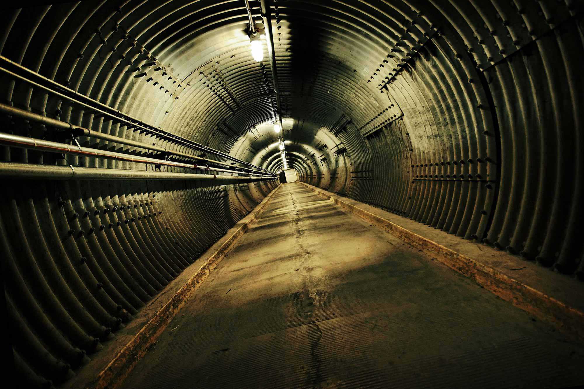 Diefenbunker tunnel web 02