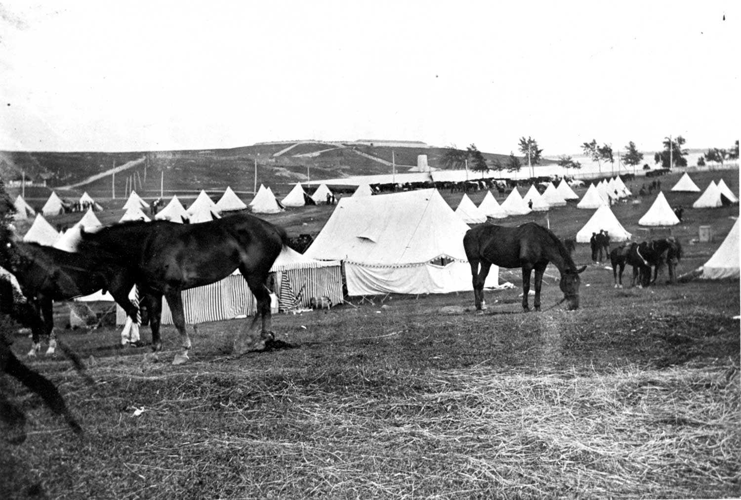 GW Army encampment Kingston 1500px