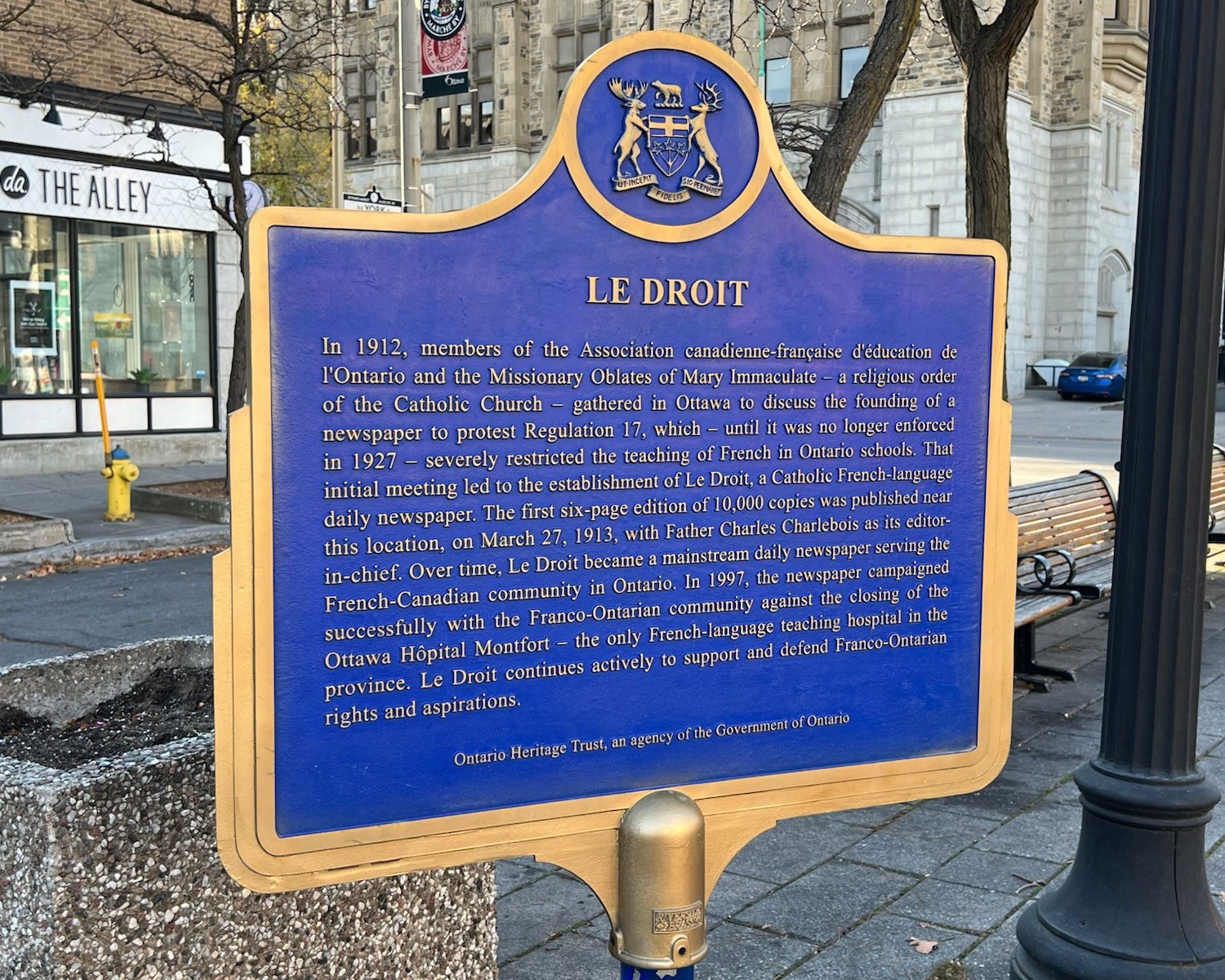 Le Droit plaque Ottawa 1500px