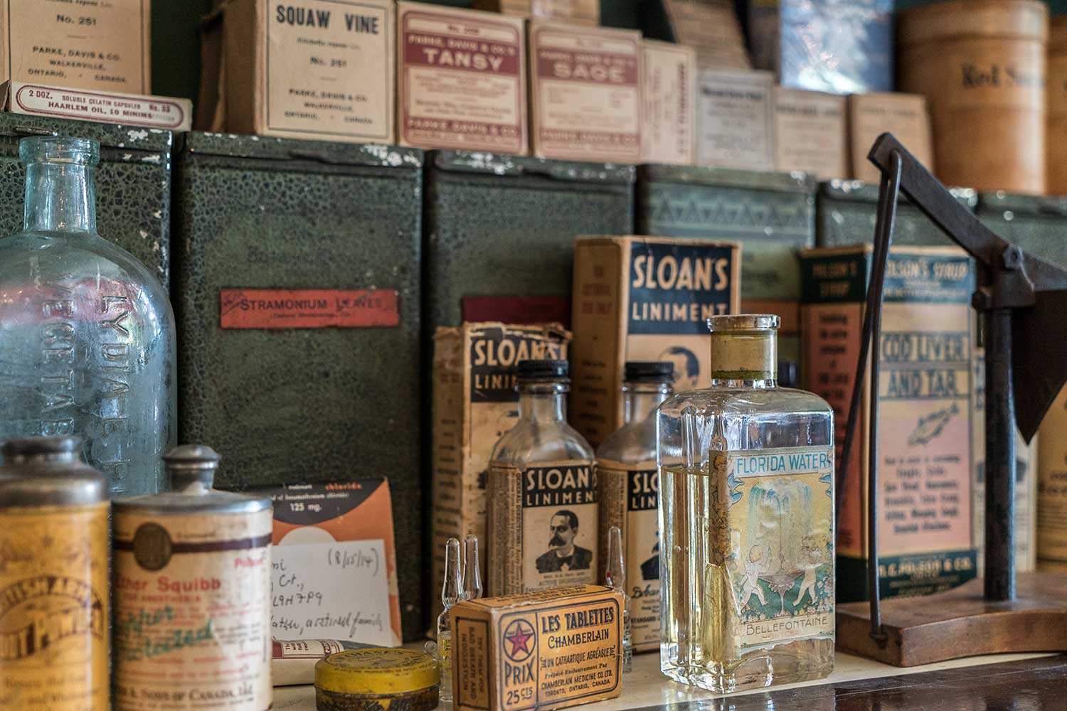 Niagara Apothecary interior 02 1500px