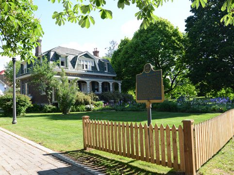 Ashbridge house with provincial plaque