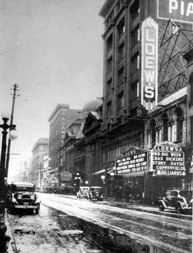 Marquise du cinéma Loew’s sur la rue Yonge