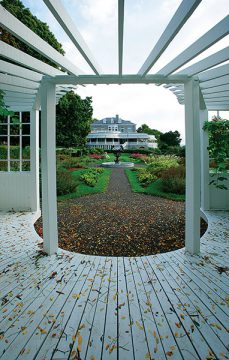 Fulford Place, Brockville (pergola) 