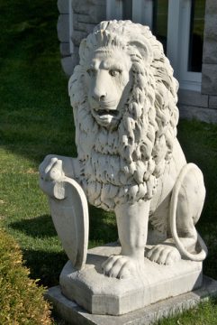 Fulford Place, Brockville (lion)