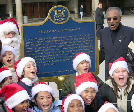 Unveiling of a provincial plaque by Lincoln Alexander commemorating Toronto's Santa Claus Parade