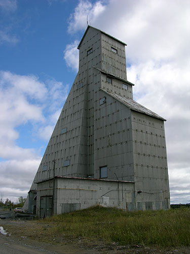 Chevalement de la mine McIntyre