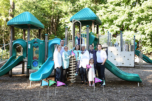 La première ministre Kathleen Wynne avec sa famille au parc Sherwood. De gauche à droite : Jessica, Stan, Kathleen, Olivia, Hugh, Jane, Maggie, Claire et Chris.