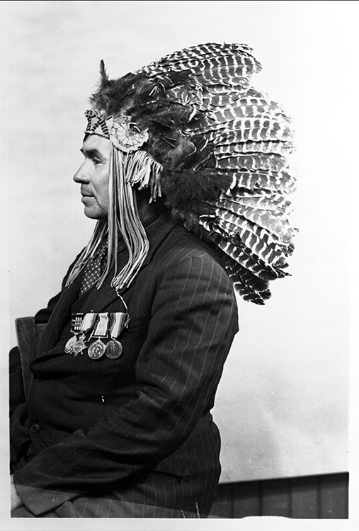 Le chef Francis Pegahmagabow, 1889-1952