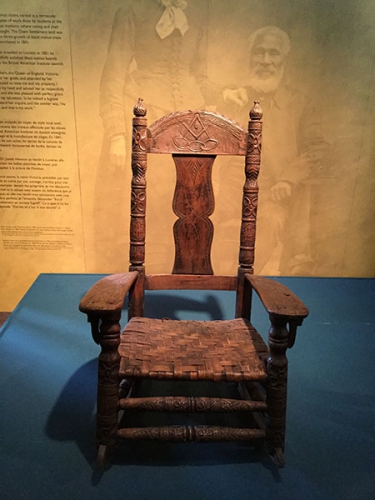 Chaises berçantes en noyer noir, site historique de la Case de l’oncle Tom