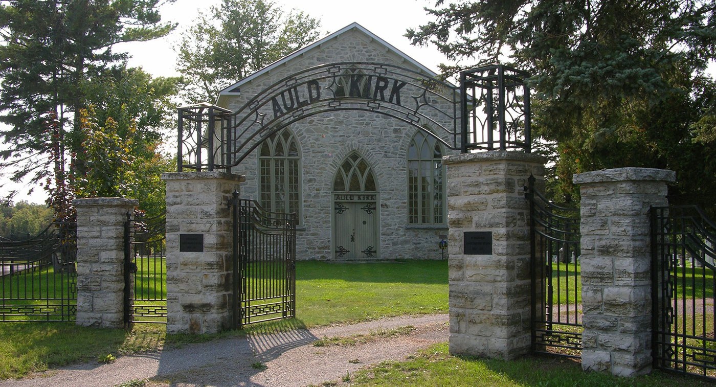 Auld Kirk Presbyterian Church and cemetery