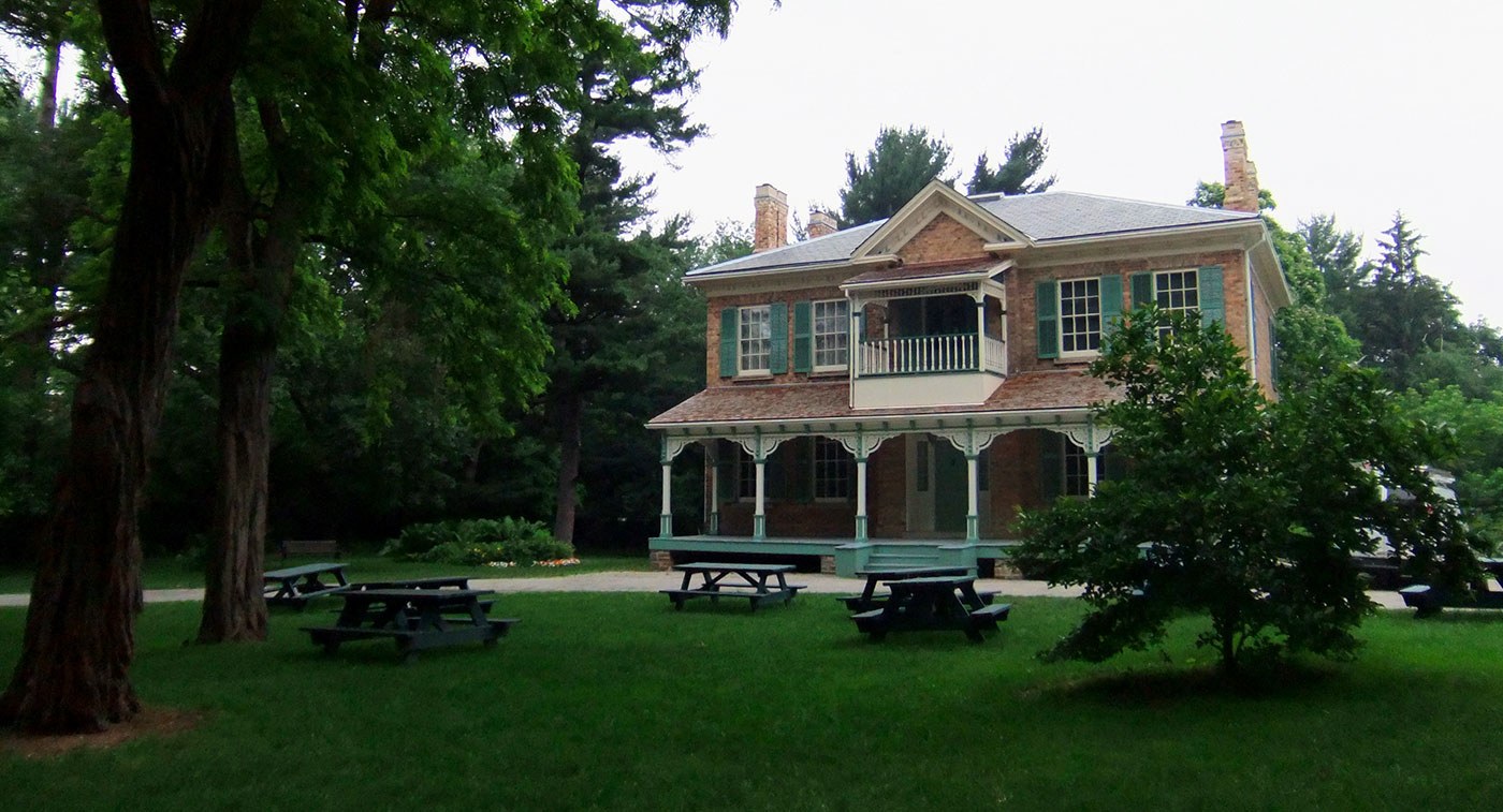 Benares, Mississauga