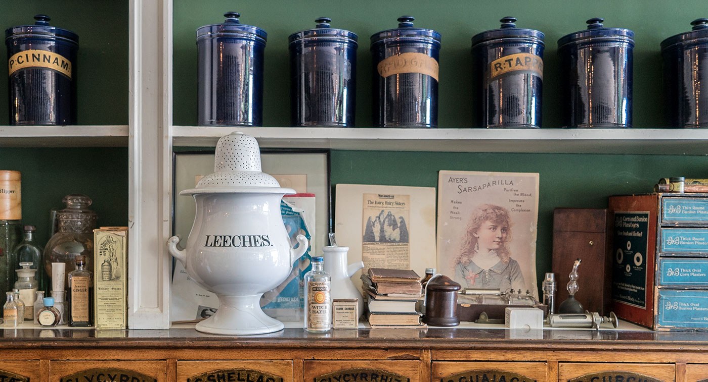 Niagara Apothecary interior banner