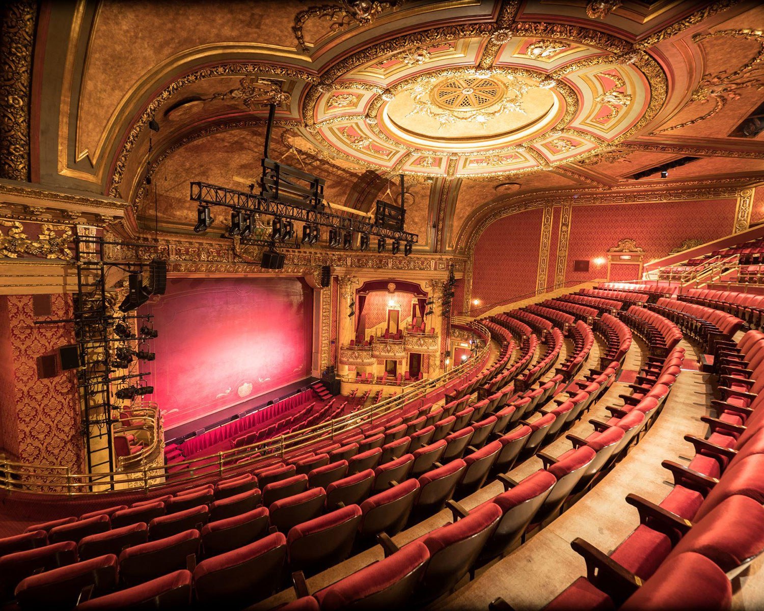 Inside the Elgin Theatre (Photo: Mark Wolfson)