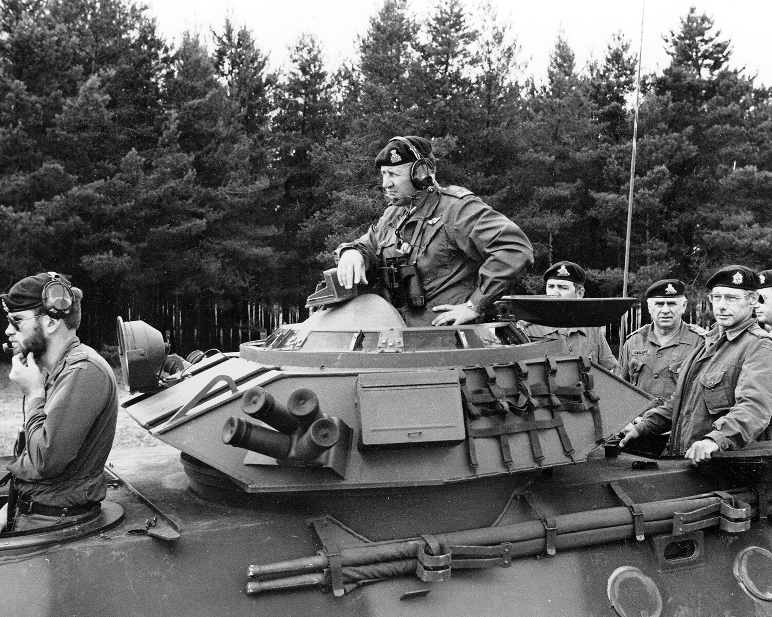 Ontario's military heritage — 5. Cold War and military restructuring (Modernizing the Canadian Forces)