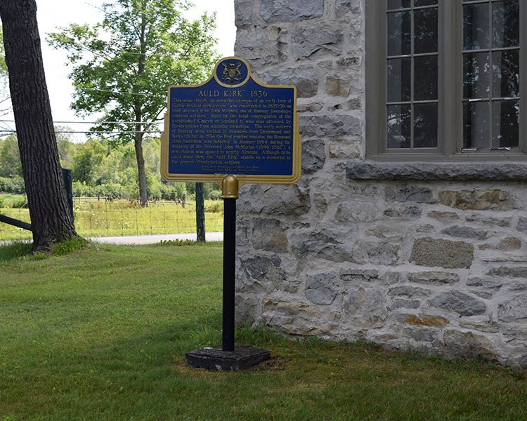 Plaque commemorating Auld Kirk Presbyterian Church and cemetery