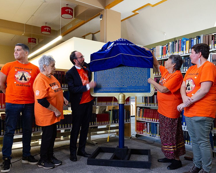 Unveiling of a provincial plaque in Sault Ste. Marie commemorating Shingwauk Hall, a former Residential School (now Algoma University)