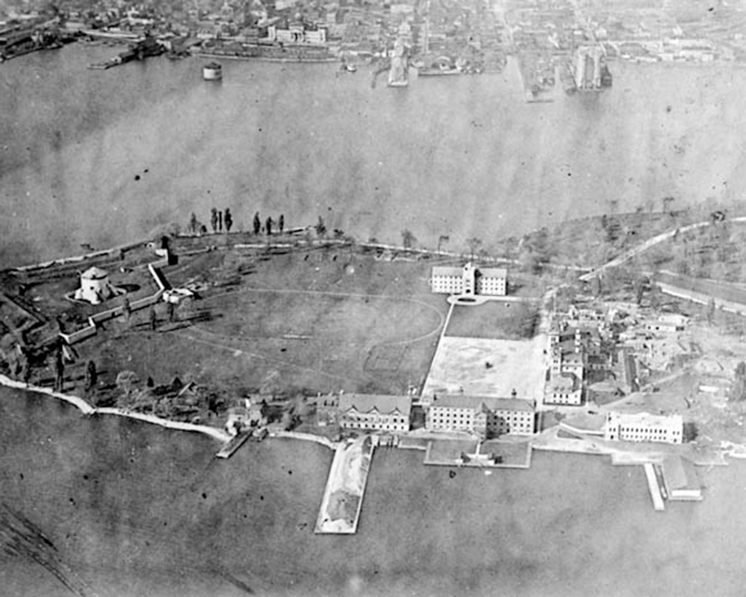 Aerial shot of Point Frederick, Kingston, in 1919 (Photo: Canadian Post Card Co./Library and Archives Canada)