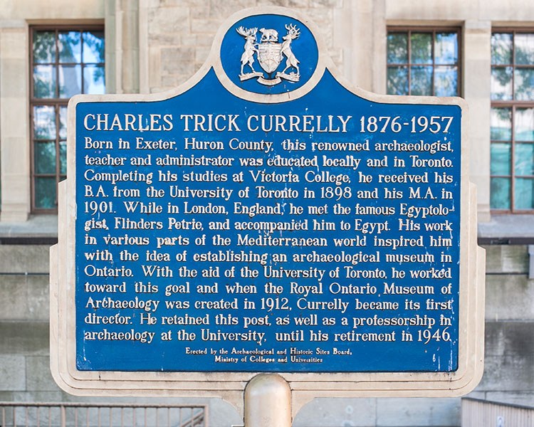 Provincial plaque outside the Royal Ontario museum commemorating Charles Trick Currelly