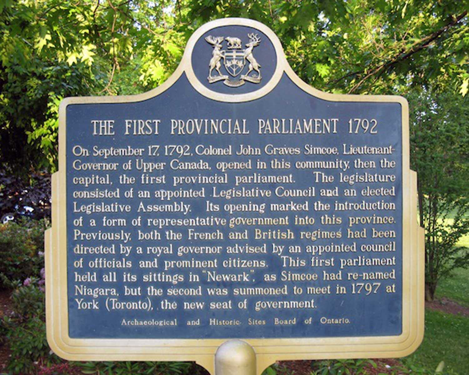 Plaque provinciale commémorant le premier Parlement provincial de 1792 à Niagara-on-the-Lake