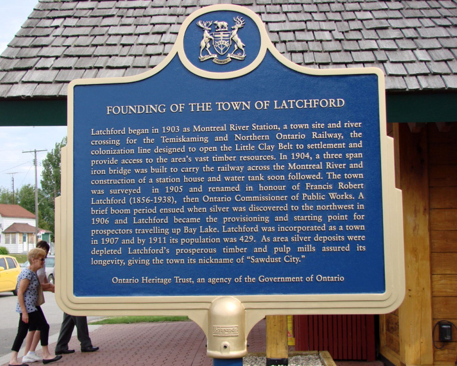Provincial plaque commemorating the Founding of the Town of Latchford