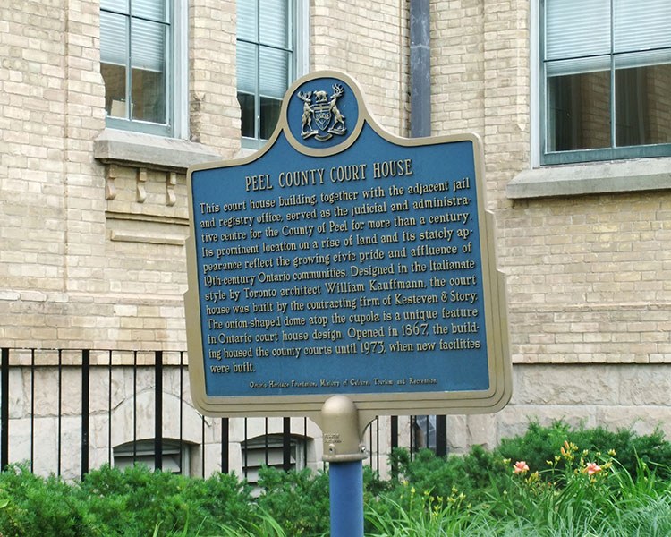 Plaque provinciale commémorant le palais de justice du comté de Peel, Brampton
