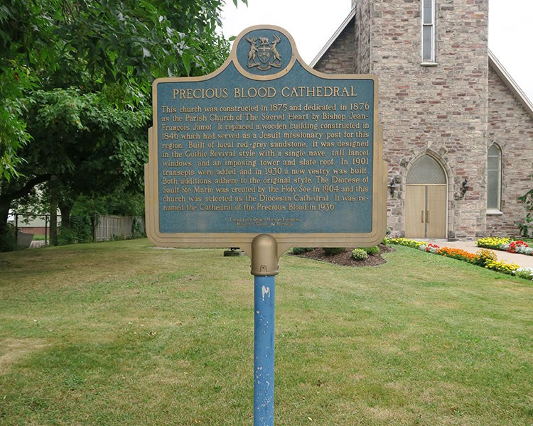 Plaque provinciale commémorant la cathédrale Precious Blood