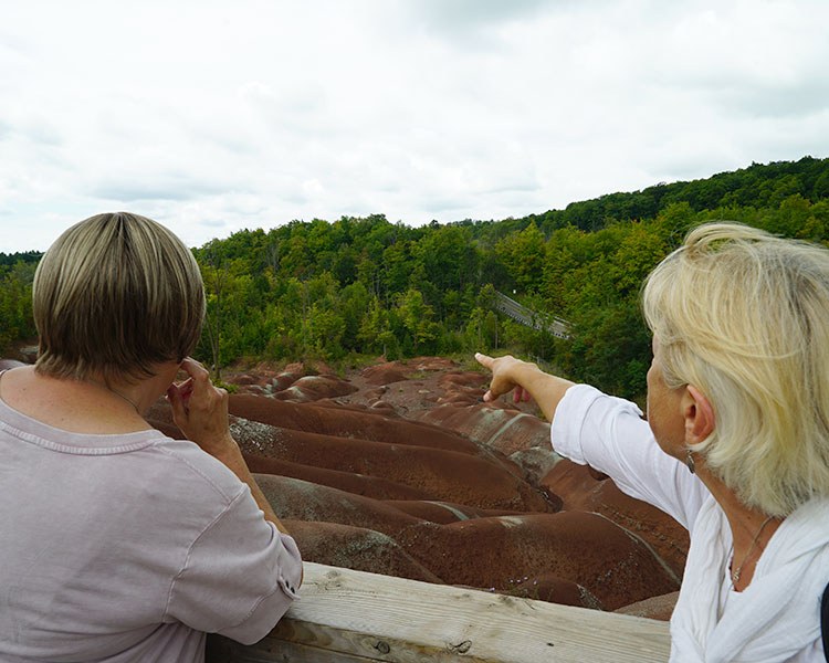 Visiting the Cheltenham Badlands