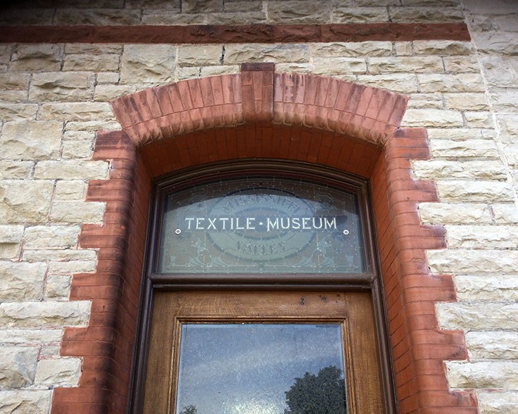 Un fenêtre au musée du textile de Mississippi Valley, Mississippi Mills