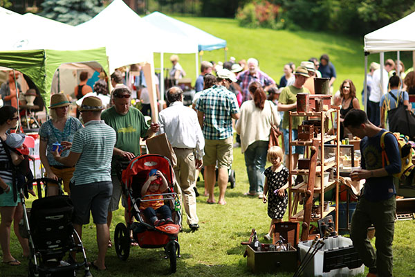 Leslieville-Flea-crowd-600px.jpg#asset:13411